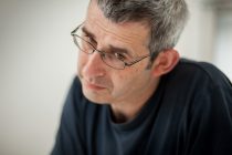 TULSE HILL, LONDON, UNITED KINGDOM. 22 JUNE 2011
Edmund De Waal , author of The Hare With Amber Eyes and ceramic artist photographed during an interview at his studio in south east London.
Photo: © Neil Turner