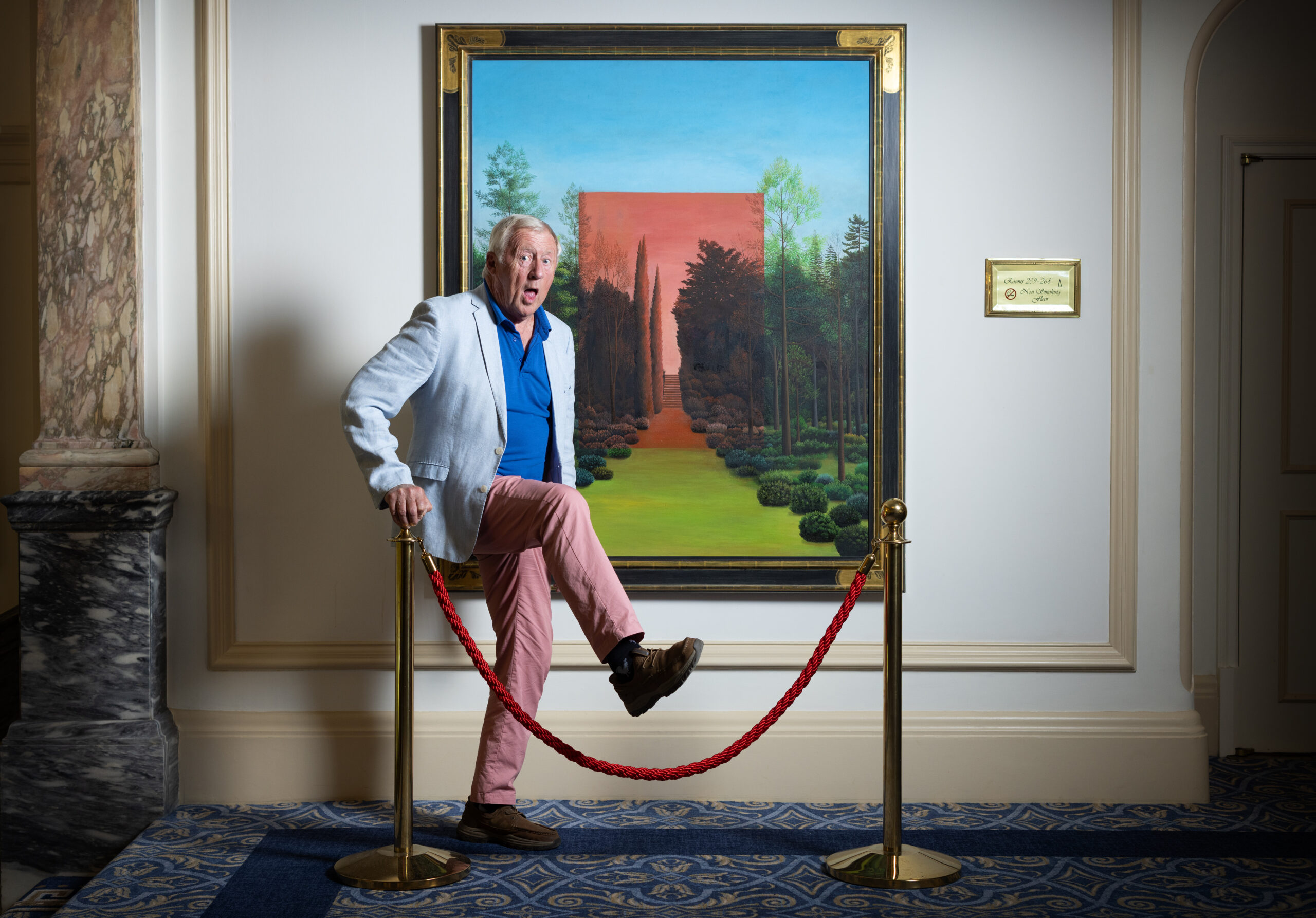Chris Tarrant photographed at the Landmark Hotel for an interview with Anita Singh 




MayKa0014385