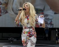 Kate Shermani at the Worldwide Rally For Freedom protest on Saturday 24 July 2021 in Trafalgar Square, London, United Kingdom protesting against vaccine passports, wearing masks and further lockdowns. Photo by Cat Morley / Avalon