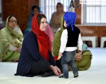Liberal Democrat leader Jo Swinson visited the Guru Nanak Sikh Temple in Glasgow, where she met worshippers.
© Dave Johnston / EEm