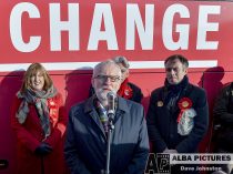 Pictured: Willie Rennie joins 4 year olds Alana and Ella doing some colouring in.
Scottish Liberal Democrat Leader Willie Rennie visited the Lauriston nursery in Dunfermline to promote the party’s new policy to provide money for free childcare for children from nine months in Scotland and invest in Scottish schools and nurseries.
(c) Dave Johnston