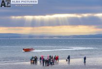Hundreds of swimmers, many in fancy dress, braved freezing temperatures to take to the waters of the Firth of Forth in Kinghorn, Fife in the annual new years day swim Loony Dook.
(c) Dave Johnston