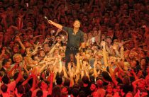 PIC BY GEOFF ROBINSON PHOTOGRAPHY 07976 880732.
PIC SHOWS Bruce Springsteen and the E Street Band in concert in Paris France,on July 4th 2012 at Palais Omnisports de Paris Bercy.