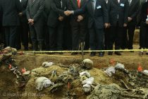Mcc0012740 . Daily TelegraphPictures for Moet Hennessey/ Sunday Telegraph reader event at Atelier des Chefs with Gary Rhodes.Picture shows Gray Rhodes in his restaurant at Tower 42 in the City of London.London 21 April 2009