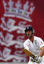 Cricket Jonathan Trott of England making his debut NPower Test Match Series Fifth Test Match England v Australia ( 1st Day out of 5) at The Brit Oval 20/08/2009 Photo by Kieran Galvin / Colorsport