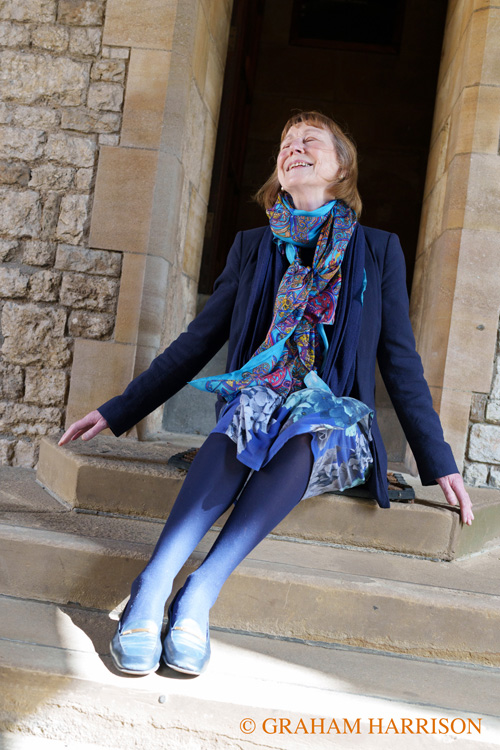 Writer & critic Miranda Seymour at Exeter College before her talk, ‘I Used to Live Here Once: The Haunted Life of Jean Rhys’. The 2023 FT Weekend Oxford Literary Festival, Oxford, 30 March 2023. Photo © Graham Harrison. Seymour had stayed the night at Garsington Manor then driven to the Park & Ride.