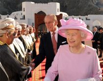 HM The Queen and Duke of Edinburgh at the Al Alam Palace in Oman where they entertained by HM the Sultan of Oman.
They took part in a Cofee ceremony and viewes a Tate exhibition which included works by Stubbs, Constable and Turner -BY MARK STEWART 07710563865