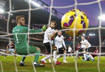 West Ham United's Cheikhou Kouyate (R) scores a goal against Manchester United during their English Premier League soccer match at the Boleyn Ground in London, February 8, 2015. REUTERS/Eddie Keogh (BRITAIN - Tags: SPORT SOCCER TPX IMAGES OF THE DAY) NO USE WITH UNAUTHORIZED AUDIO, VIDEO, DATA, FIXTURE LISTS, CLUB/LEAGUE LOGOS OR "LIVE" SERVICES. ONLINE IN-MATCH USE LIMITED TO 45 IMAGES, NO VIDEO EMULATION. NO USE IN BETTING, GAMES OR SINGLE CLUB/LEAGUE/PLAYER PUBLICATIONS. FOR EDITORIAL USE ONLY. NOT FOR SALE FOR MARKETING OR ADVERTISING CAMPAIGNS
Picture Supplied by Action Images