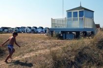 22/08/13.
THE HISTORIC COASTAL TOWN OF CHRISTCHURCH, DORSET WHICH HAS JUST BEEN NAMED THE WEALTHIEST COASTAL TOWN IN THE UK
CREDIT: DANIEL LYNCH.
07941 594 556.
www.lynchpix.co.uk