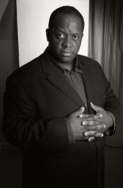 Jazz pianist and composer Julian Joseph. Photographed in the basement of Steinway House where he was rehearsing. ©Neil Turner. 22 September 2006