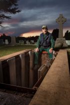 Photo: © Neil Turner | 27.10.2008
Dave Miller is a grave digger working for Bournemouth Borough Council. He has been with the service since he was sixteen and he is now forty-two years old. Photographed at Bournemouth Crematorium and North Cemetery at dusk.